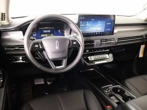 New 2026 Lincoln Corsair Premiere image 2