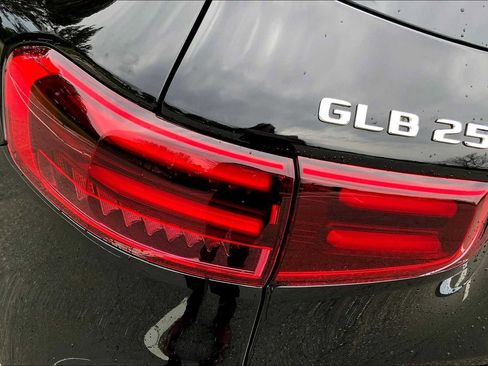 Certified 2025 Mercedes-Benz GLB 250 GLB 250 image 18