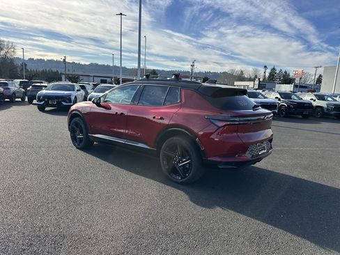 New 2026 Chevrolet Equinox EV RS image 3