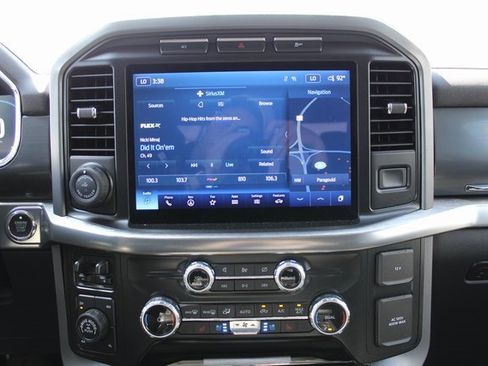 Used 2023 Ford F150 Lariat w/ Trailer Tow Package image 31