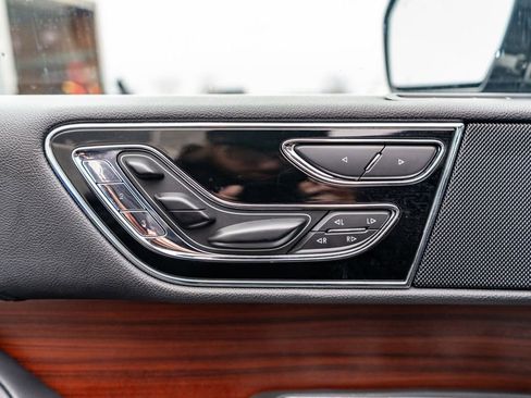 Used 2023 Lincoln Navigator Reserve image 19
