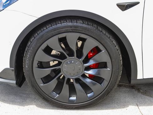 Used 2022 Tesla Model Y Performance AWD/4WD image 5