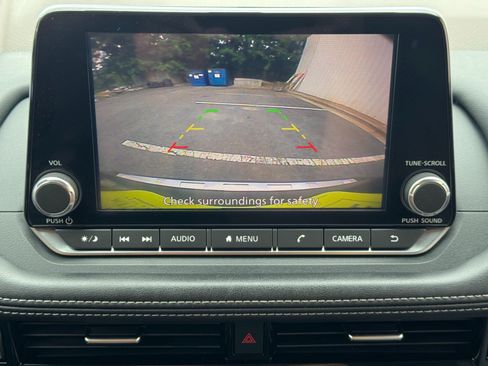 Used 2022 Nissan Rogue SV FWD image 23