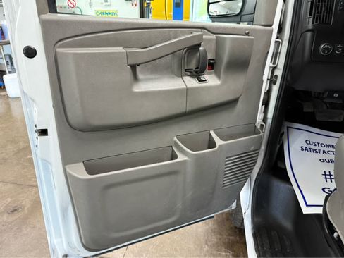 Used 2021 GMC Savana 2500 w/ Driver Convenience Package RWD image 19