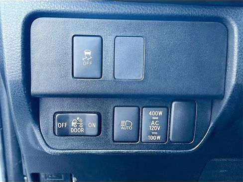 Used 2021 Toyota Tacoma TRD Off-Road image 10