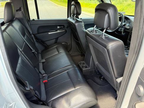 Used 2012 Jeep Liberty Limited Jet AWD/4WD image 17