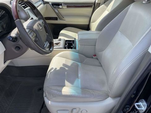 Used 2019 Lexus GX 460 Premium w/ Premium Package AWD/4WD image 13