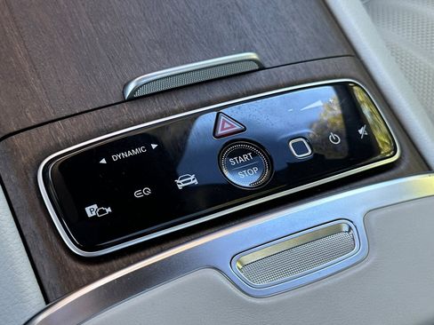 Certified 2022 Mercedes-Benz EQS 580 4MATIC Sedan image 16