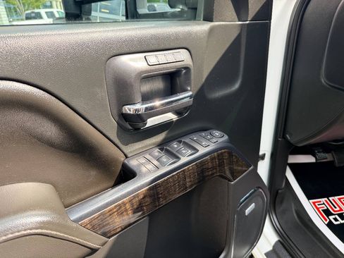 Used 2015 GMC Sierra 2500 Denali w/ Duramax Plus Package AWD/4WD image 19