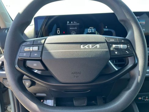 Used 2025 Kia K4 FWD image 29