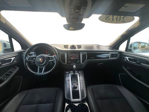Used 2018 Porsche Macan Sport Edition AWD/4WD image 22