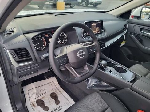 Used 2026 Nissan Rogue SV FWD image 11