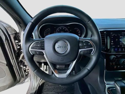 Used 2019 Jeep Grand Cherokee Altitude RWD image 11