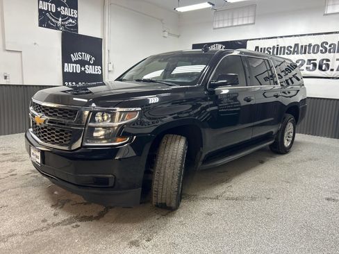 Used 2018 Chevrolet Suburban LT AWD/4WD image 3