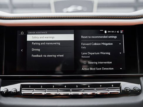 Used 2025 Rolls-Royce Cullinan AWD/4WD image 87