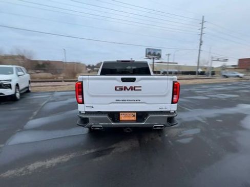 Used 2022 GMC Sierra 1500 SLE image 7