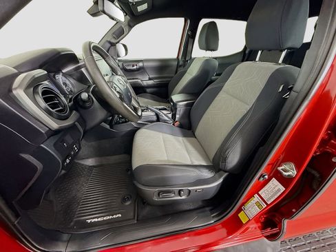 Used 2020 Toyota Tacoma TRD Off-Road image 14