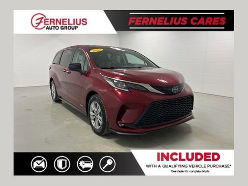 Used 2021 Toyota Sienna XSE AWD/4WD image 1