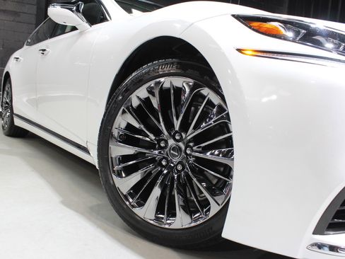 Used 2020 Lexus LS 500 w/ Luxury Package image 22