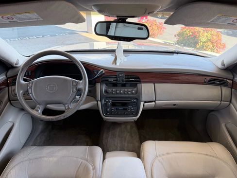 Used 2002 Cadillac De Ville Sedan 4D w/ Comfort/Convenience Pkg image 20
