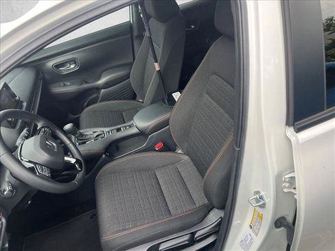 Used 2025 Honda HR-V Sport image 11