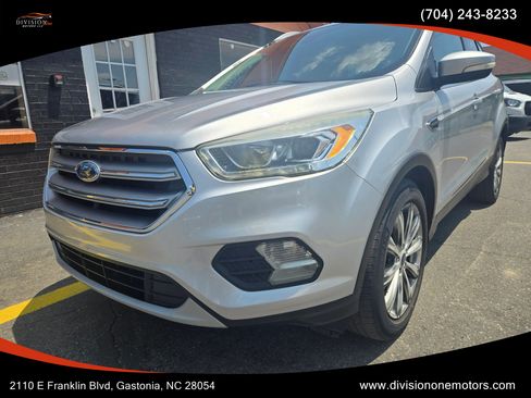 Used 2017 Ford Escape Titanium FWD image 1