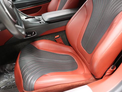 Used 2017 Aston Martin DB11 V12 RWD image 21