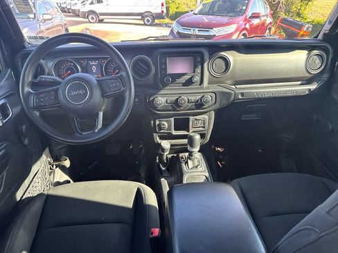 Used 2018 Jeep Wrangler Unlimited Sport AWD/4WD image 26