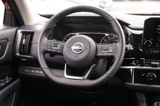 Certified 2025 Nissan Pathfinder SL AWD/4WD image 26