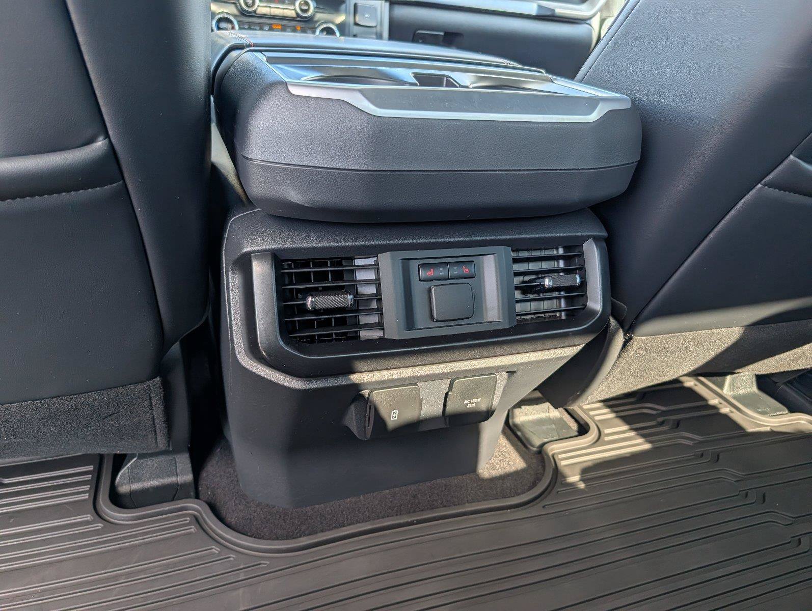 Used 2025 Ford F150 Raptor AWD/4WD image 33