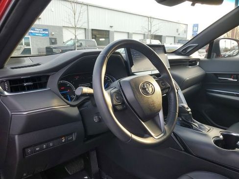 Used 2021 Toyota Venza XLE image 21
