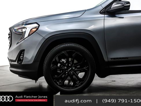 Used 2021 GMC Terrain SLT w/ Elevation Edition image 9