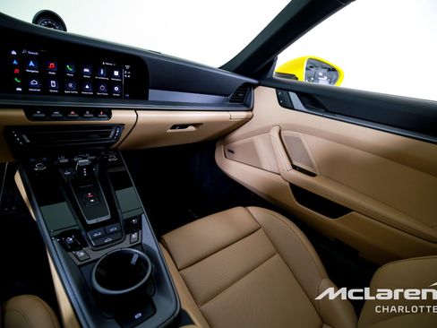 Used 2022 Porsche 911 Carrera 4S w/ Premium Package image 15