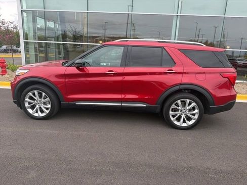 Used 2022 Ford Explorer Platinum w/ Technology Package AWD/4WD image 25