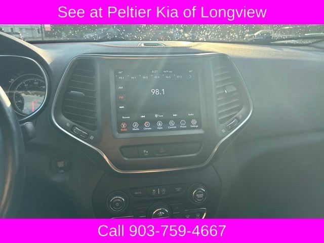 Used 2020 Jeep Cherokee Trailhawk w/ Cold Weather Group AWD/4WD image 16