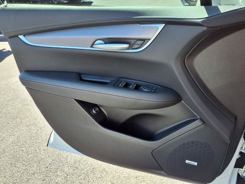 Used 2025 Cadillac XT5 Luxury FWD image 23