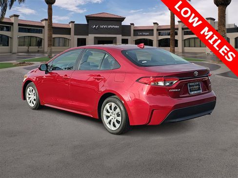 Used 2023 Toyota Corolla LE image 6