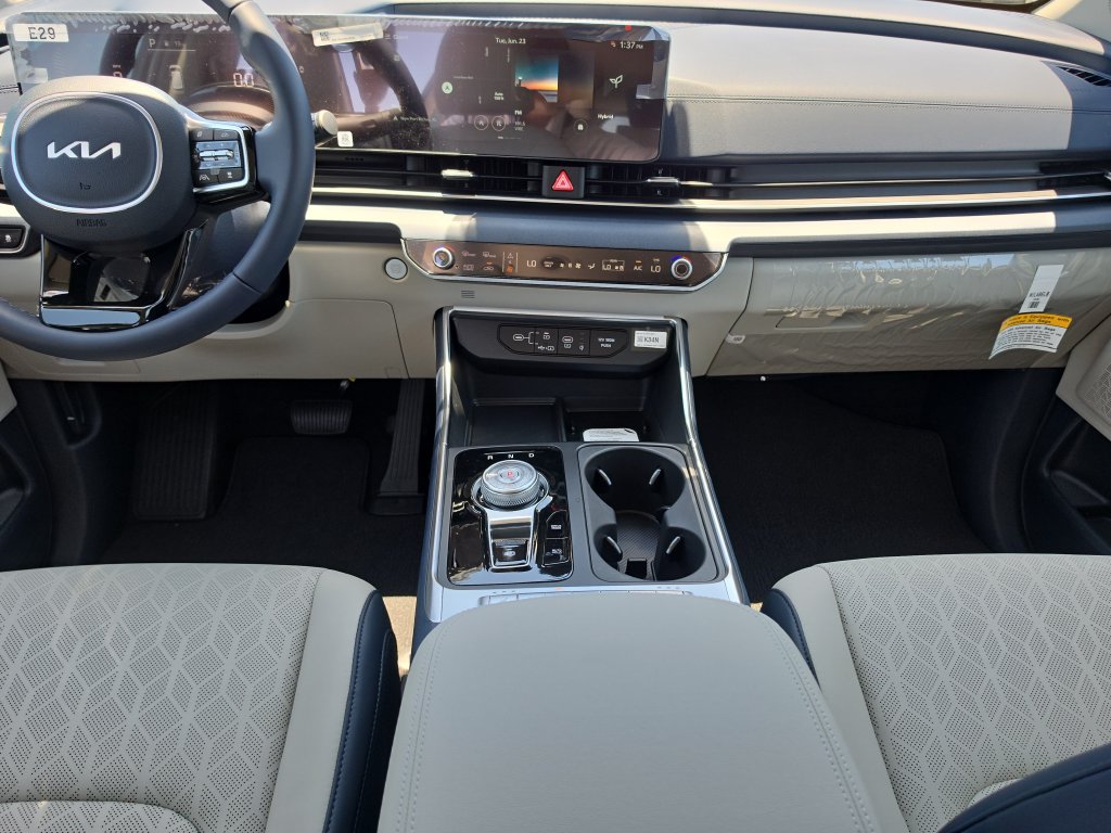 New 2026 Kia Carnival EX FWD image 15