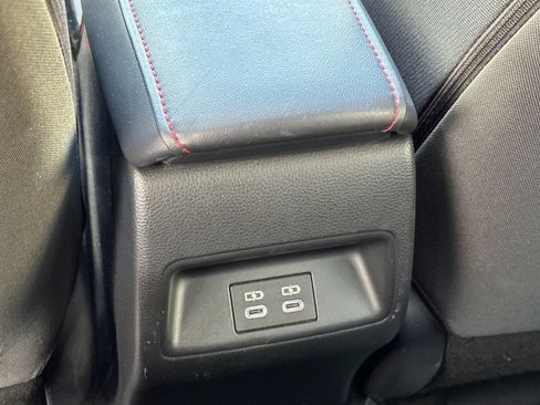 Used 2023 Toyota Corolla SE w/ SE Premium Package FWD image 16