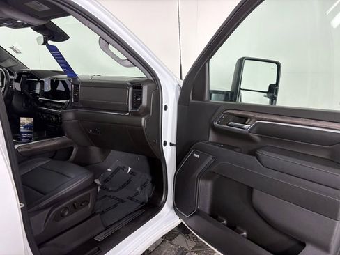 Used 2024 Chevrolet Silverado 2500 LTZ w/ LTZ Premium Package image 37