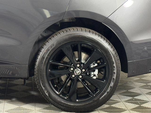 Used 2026 Jaguar F-PACE R-Dynamic S AWD/4WD image 14