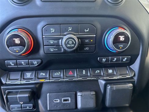 Used 2022 Chevrolet Silverado 2500 LTZ w/ LTZ Convenience Package image 20