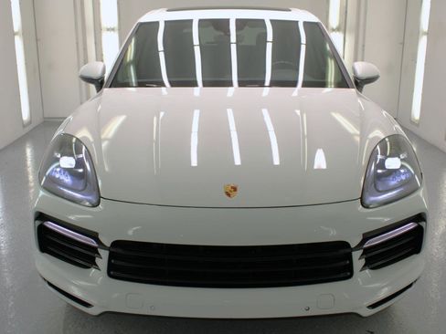 Used 2020 Porsche Cayenne AWD/4WD image 3