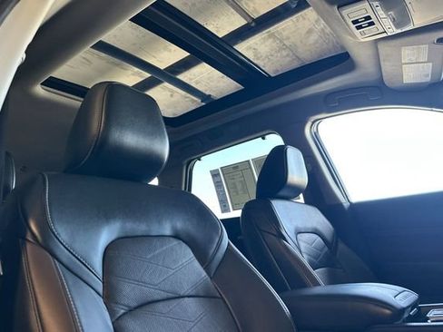 Used 2023 Nissan Pathfinder Platinum FWD image 16