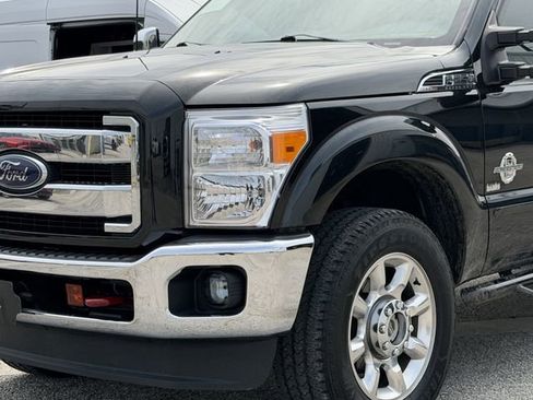 Used 2015 Ford F250 Lariat w/ Lariat Interior Package AWD/4WD image 8