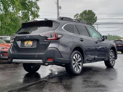 Used 2024 Subaru Outback Limited image 3