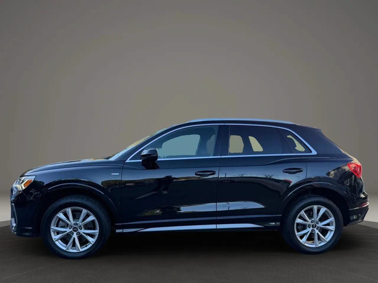 Used 2022 Audi Q3 2.0T Premium Plus AWD/4WD image 5
