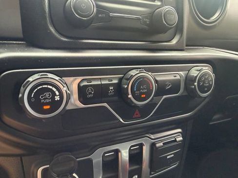 Used 2020 Jeep Wrangler Sport AWD/4WD image 22