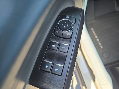New 2025 Ford Maverick XLT w/ XLT Luxury Package image 14
