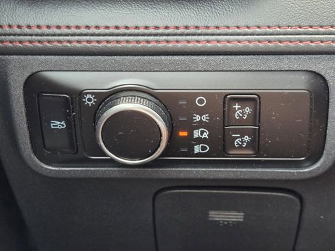 Used 2024 Ford Mustang Premium image 18